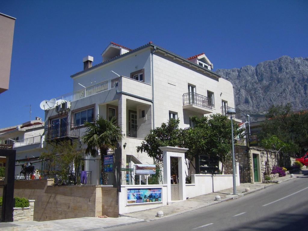 Apartments Villa More Makarska Exterior foto